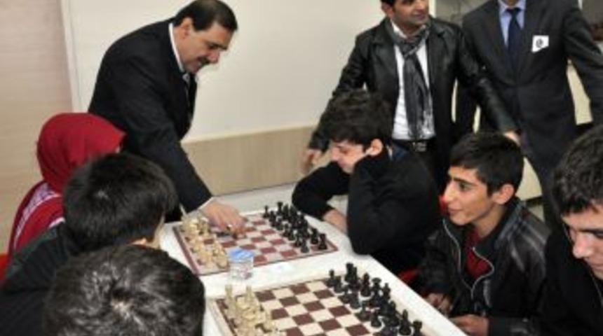 Midyat&rsquo;ta Satran&ccedil; Turnuvası Başladı