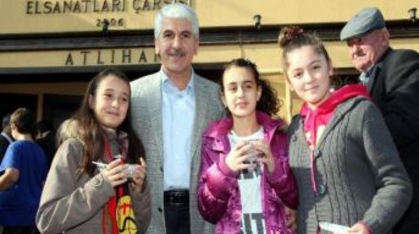 Odunpazarı Belediyesi 2 Bin Kişiye Aşure Dağıttı