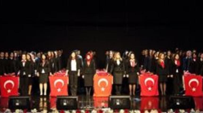 &Ouml;ğretmenler G&uuml;n&uuml; coşkuyla kutlandı