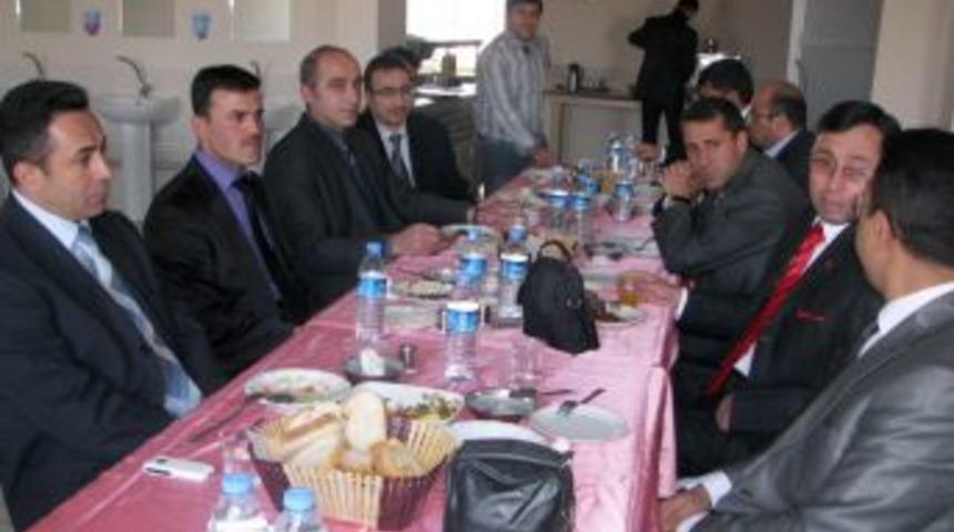 G&ouml;le FEM, Okul M&uuml;d&uuml;rlerini Yemekte Ağırladı