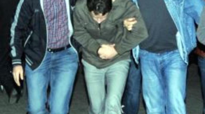 Lise &Ouml;ğrencisi Temizlik G&ouml;revlisini &Ouml;ld&uuml;rd&uuml;