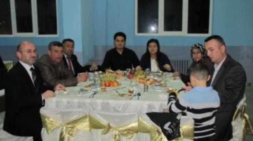 &Ouml;ğretmenler Yemekte Buluştu