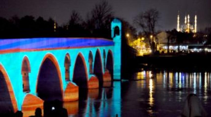 Meri&ccedil; K&ouml;pr&uuml;s&uuml;, Işık G&ouml;sterisi Ile Aydınlandı