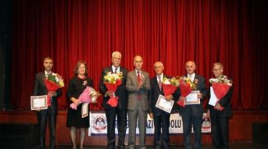 &Ouml;ğretmenler G&uuml;n&uuml; Bursa'da Coşkuyla Kutlandı