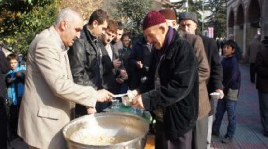 Kastamonu&rsquo;da 3 Bin Kişiye Aşure Dağıtıldı