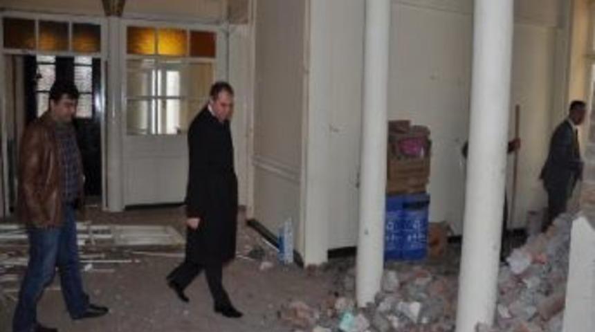 Tarihi Bina Restore Ediliyor