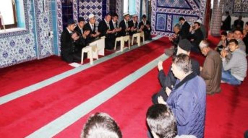 Depremde Hayatını Kaybeden &Ouml;ğretmenler İ&ccedil;in Mevlit