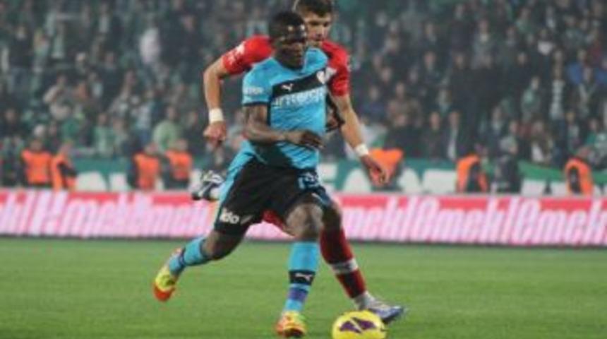 Bursaspor'un En Pahalı Transferi Taraftarları &Ccedil;ileden &Ccedil;ıkarıyor