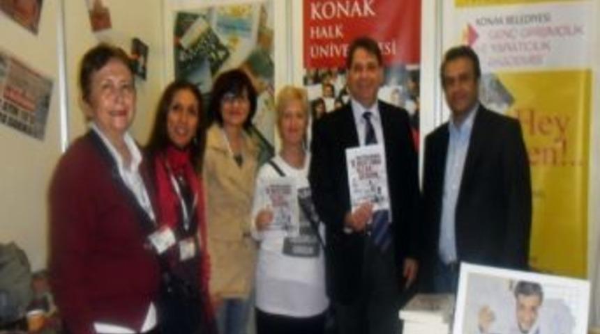 T&uuml;yap&rsquo;ta Konak Belediyesi&rsquo;nden Demokrasi &Ccedil;ığlığı