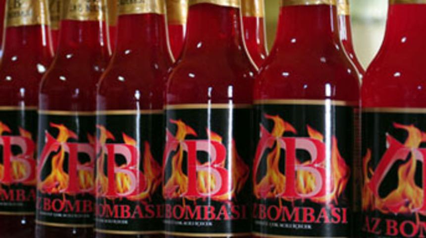 "Ha bu şişeyi kafaniza tikmeyinuz"