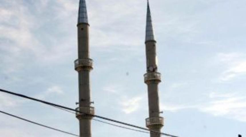 Burhaniye&rsquo;de Baz İstasyonları G&uuml;neş Enerjisi Oldu, Cami Minarelerine &Ccedil;ıktı