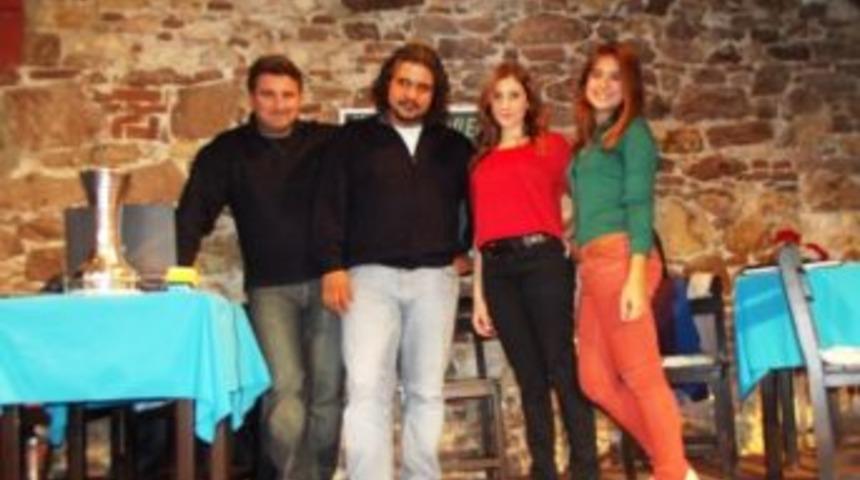 Ayvalık'ta 'kahvede Şenlik Var'