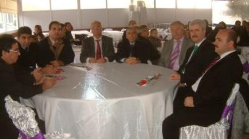 Burhaniye'de &Ouml;ğretmenler G&uuml;n&uuml; Coşkusu