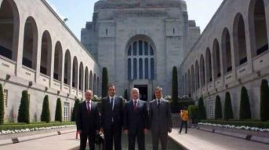 Vali Tuna, Avustralya Ve Yeni Zelandalı Bakanlarla 2015’i Görüştü