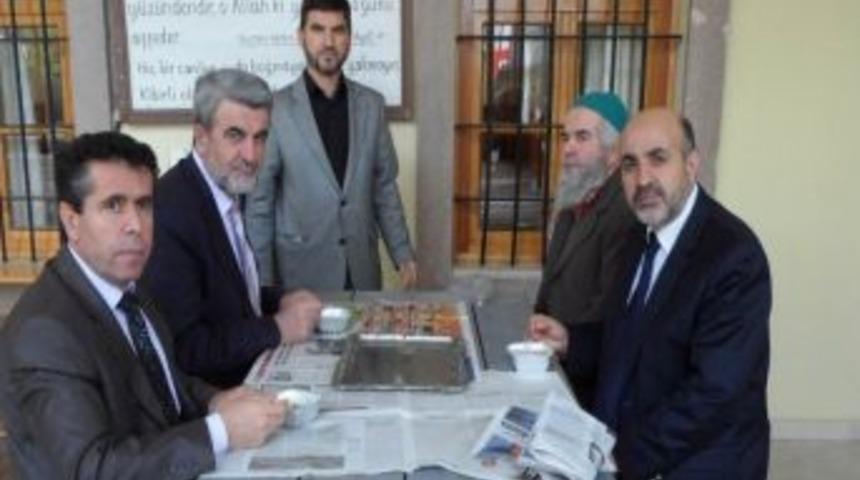 Edremit&rsquo;te Vatandaşlar Aşure Hayrı D&uuml;zenledi