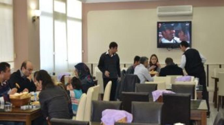 Alaplı&rsquo;da Esnaf&rsquo;dan &Ouml;ğretmenlere Anlamlı Jest