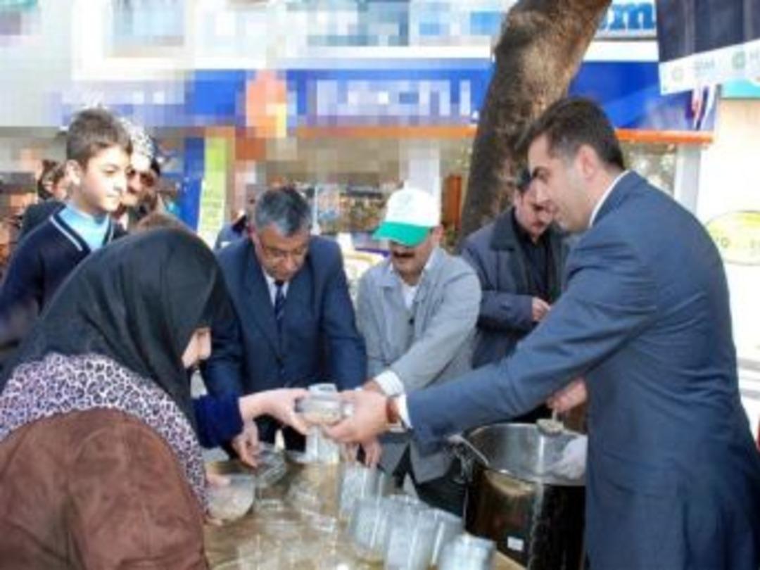 Meram’da Aşure İkramı