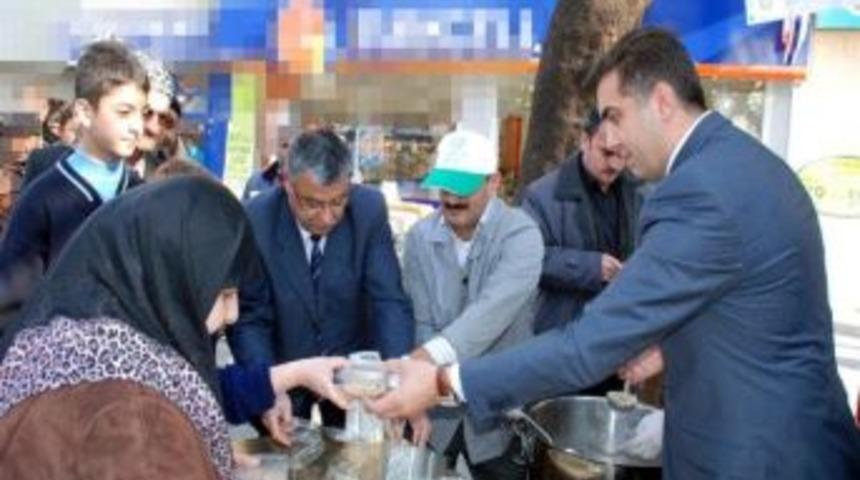 Meram’da Aşure İkramı