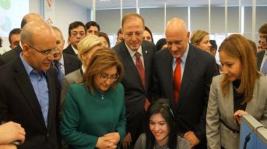 Aile Bakanlığı, Engelli Ve Yaşlıların &Ccedil;ağrılarına Gaziantep&rsquo;ten Cevap Verecek