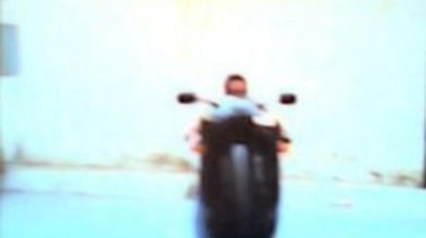 Kasksız S&uuml;r&uuml;c&uuml; Canından Oldu