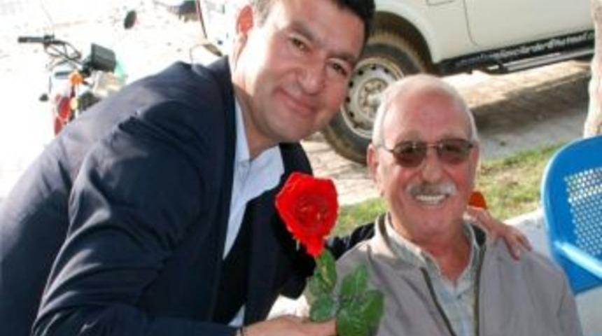 Başkan Akın&rsquo;dan Eğitim Neferlerine G&uuml;l Jesti