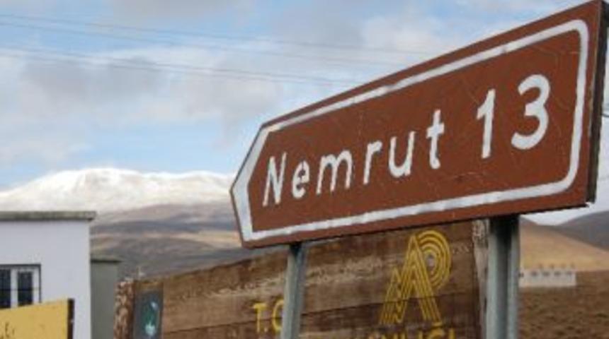 Tatvan&rsquo;a Yılın İlk Karı Yağdı