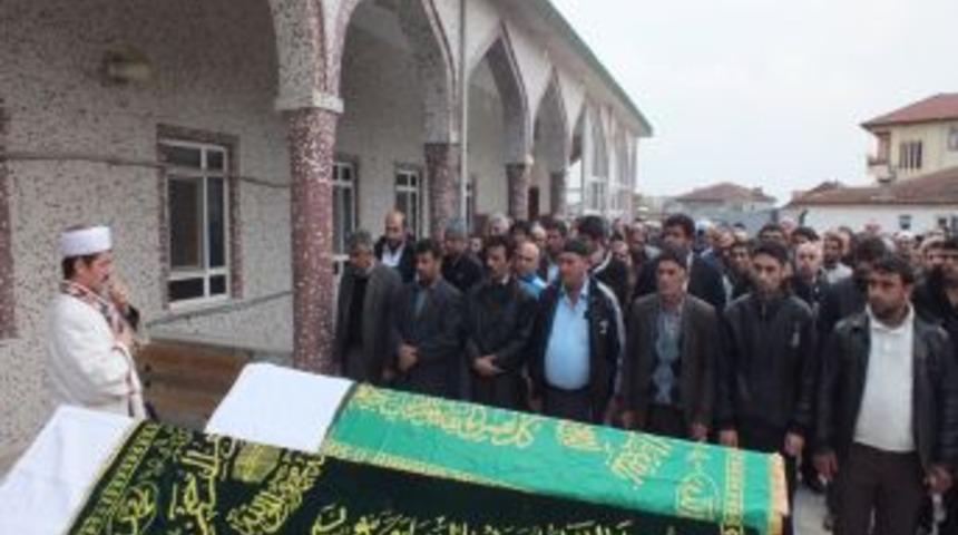 Kazada &Ouml;len 2 Kişi Akyazı'da Defnedildi