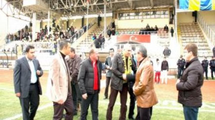 Bayburt Grup &Ouml;zel İdare Gen&ccedil;lik Ve Spor Direklere Takıldı