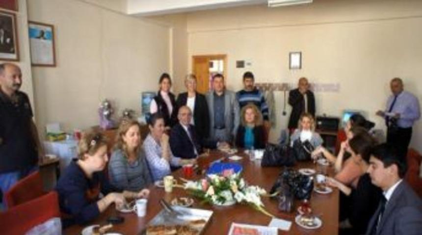 Dat&ccedil;a Belediyesi &Ouml;ğretmenleri Unutmadı