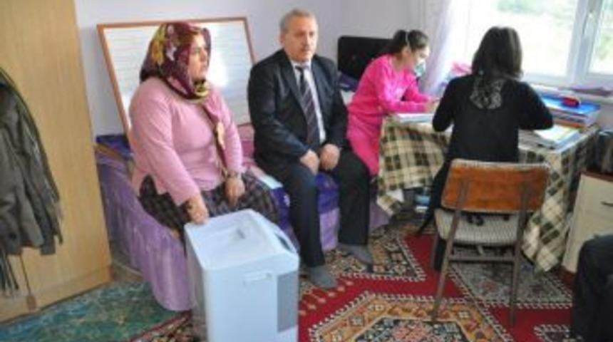 Solunum cihazı ile eğitime devam ediyor