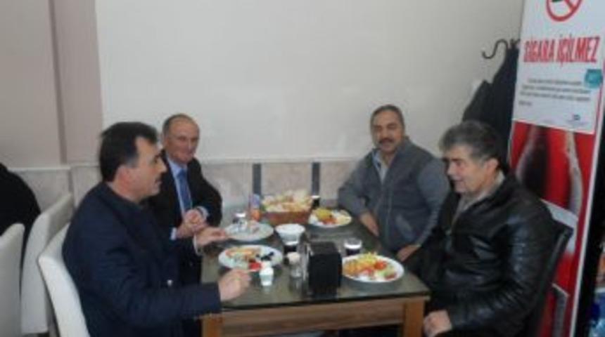 &Ouml;ğretmenlere a&ccedil;ık b&uuml;fe kahvaltı verdi