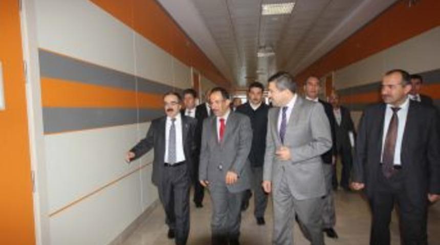 Vali Coş, Bur&ccedil; Okullarında