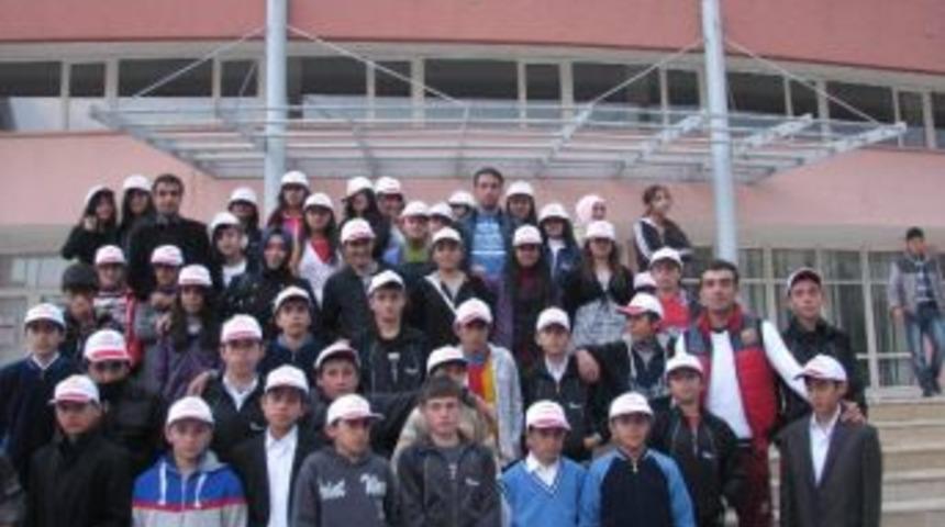 Yatılı Okul &Ouml;ğrencilerine Tiyatro