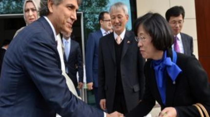 Güney Kore Heyeti Başkan Demir’i Ziyaret Etti