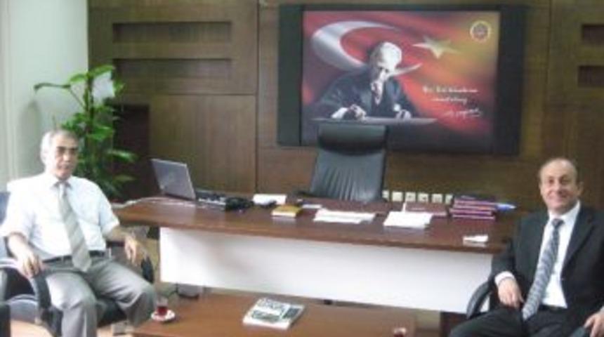 Sakarya Vali Yardımcısı Hikmet Din&ccedil;&rsquo;ten Halk Sağlığı M&uuml;d&uuml;r&uuml; Aydın Erdoğan&rsquo;a Hayırlı Olsun Ziyareti