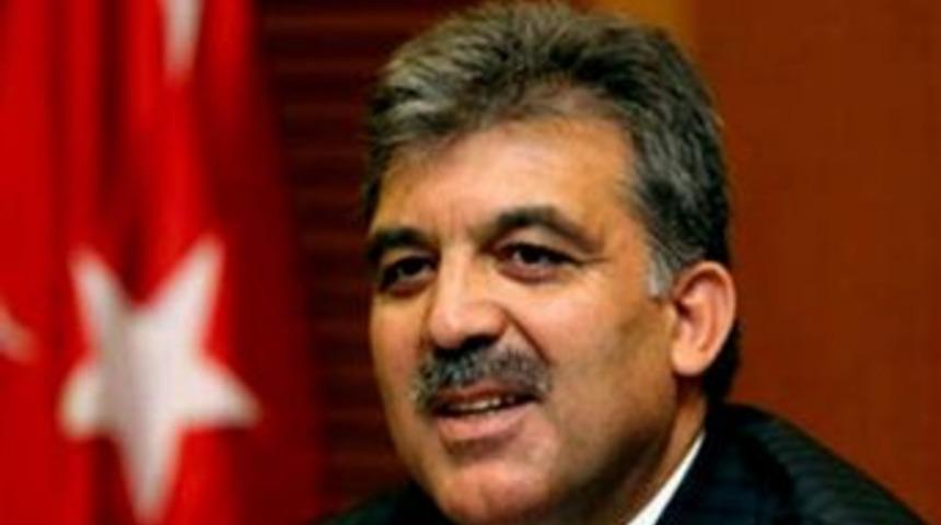 Cumhurbaşkanı G&uuml;l Aydınlıları Unutmadı