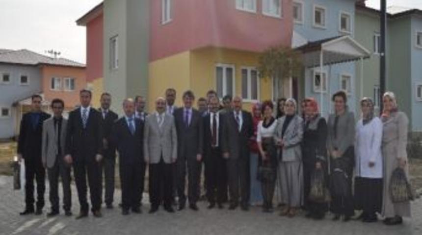 Sevgi Evleri&rsquo;nde &Ouml;ğretmenler G&uuml;n&uuml; Kahvaltısı