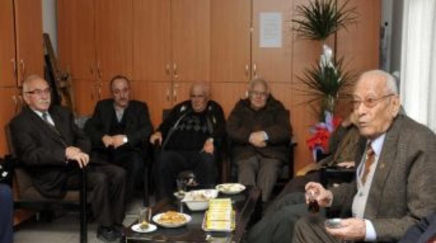 Emekli &Ouml;ğretmenlere Mini Konser