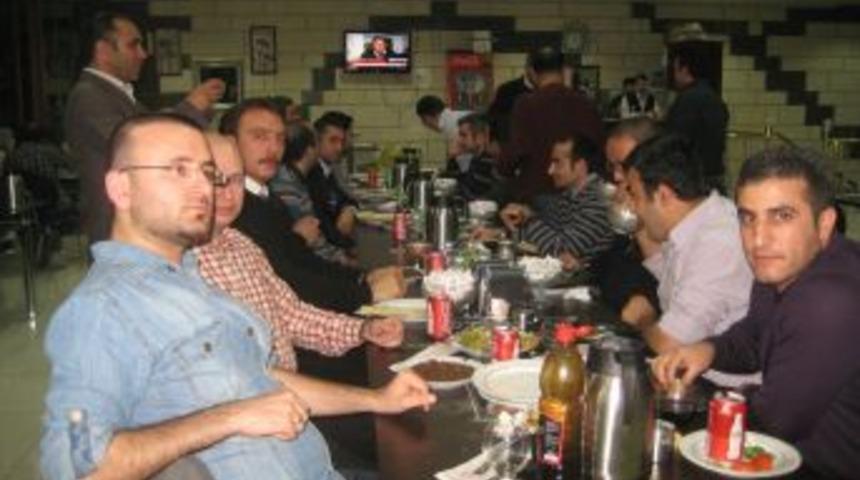 Diş Hekimleri Yemekte Bir Araya Geldi