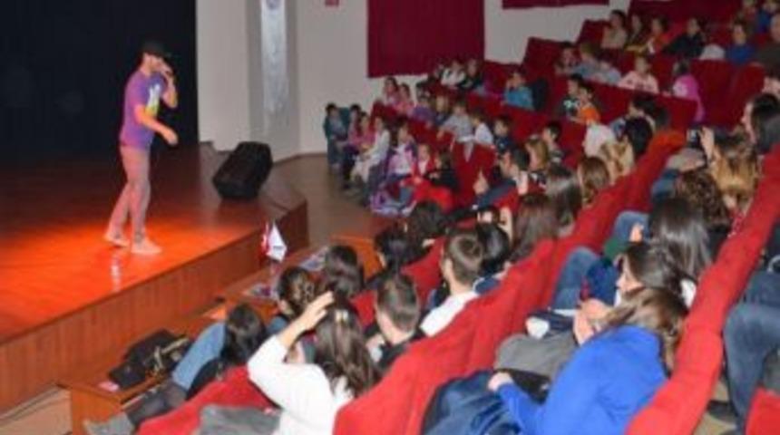 &Uuml;nl&uuml; Alman Rap Sanat&ccedil;ısından Workshop