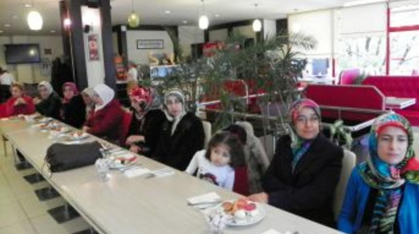 Aktif Eğitim Sendikası Kadın &Uuml;yelerini Bilgilendirdi