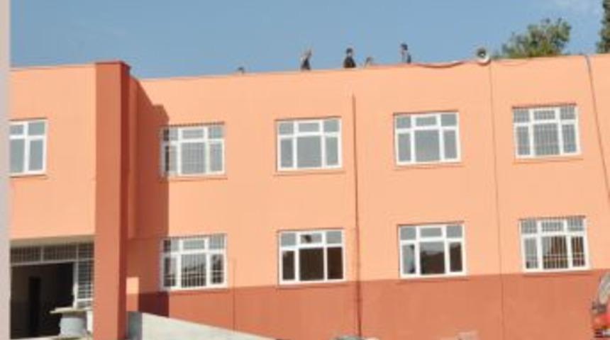 Tarsus'ta Eğitimin &Ccedil;ıtasını Y&uuml;kseltmek I&ccedil;in Desteğe Ihtiya&ccedil; Var