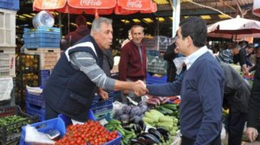 Başkan Tütüncü Aşure Dağıttı