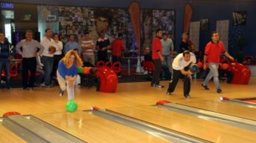 Bowling turnuvasının şampiyonu Sarı&ccedil;am'dan