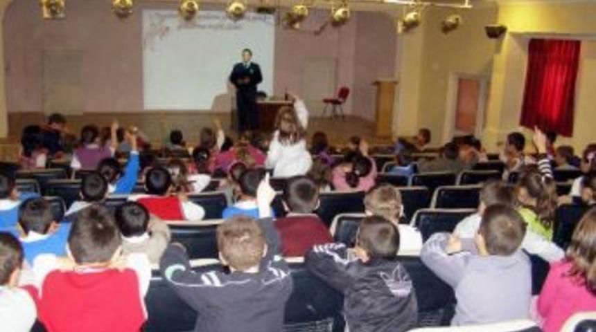 Trafik B&uuml;ro Ekiplerinden &Ouml;ğrencilere Eğitim