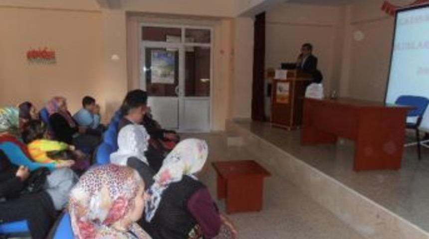 Kadınlara &lsquo;kadına Y&ouml;nelik Şiddet Kanunu&rsquo; Anlatıldı