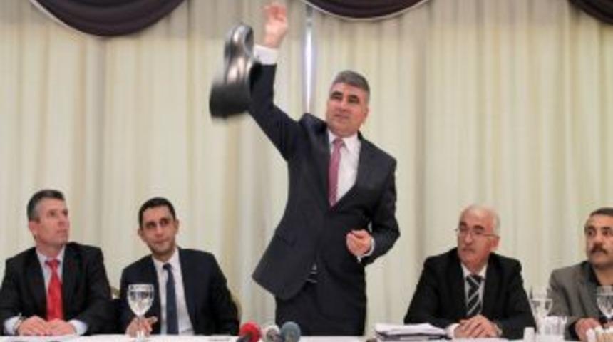 TESK &Ouml;n&uuml;nde Papu&ccedil;lu Eylem