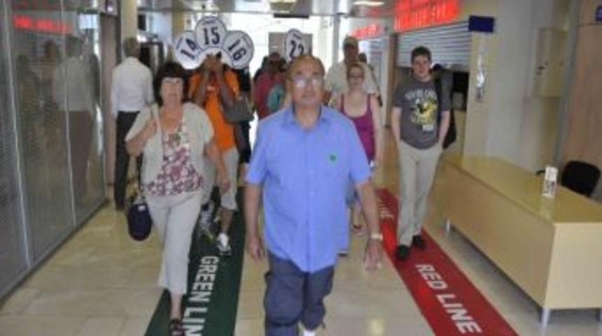 Kuşadası&rsquo;na Sezonun Son Dev Yolcu Gemisi Geldi