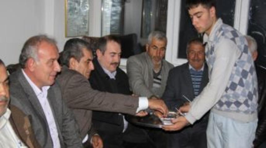 İneg&ouml;l'de 300 Kişiye Aşure Dağıtıldı