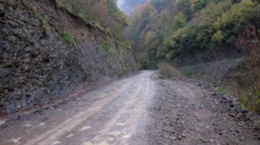 Devecik Beldesinin Yol Sorunu &Ccedil;&ouml;z&uuml;l&uuml;yor